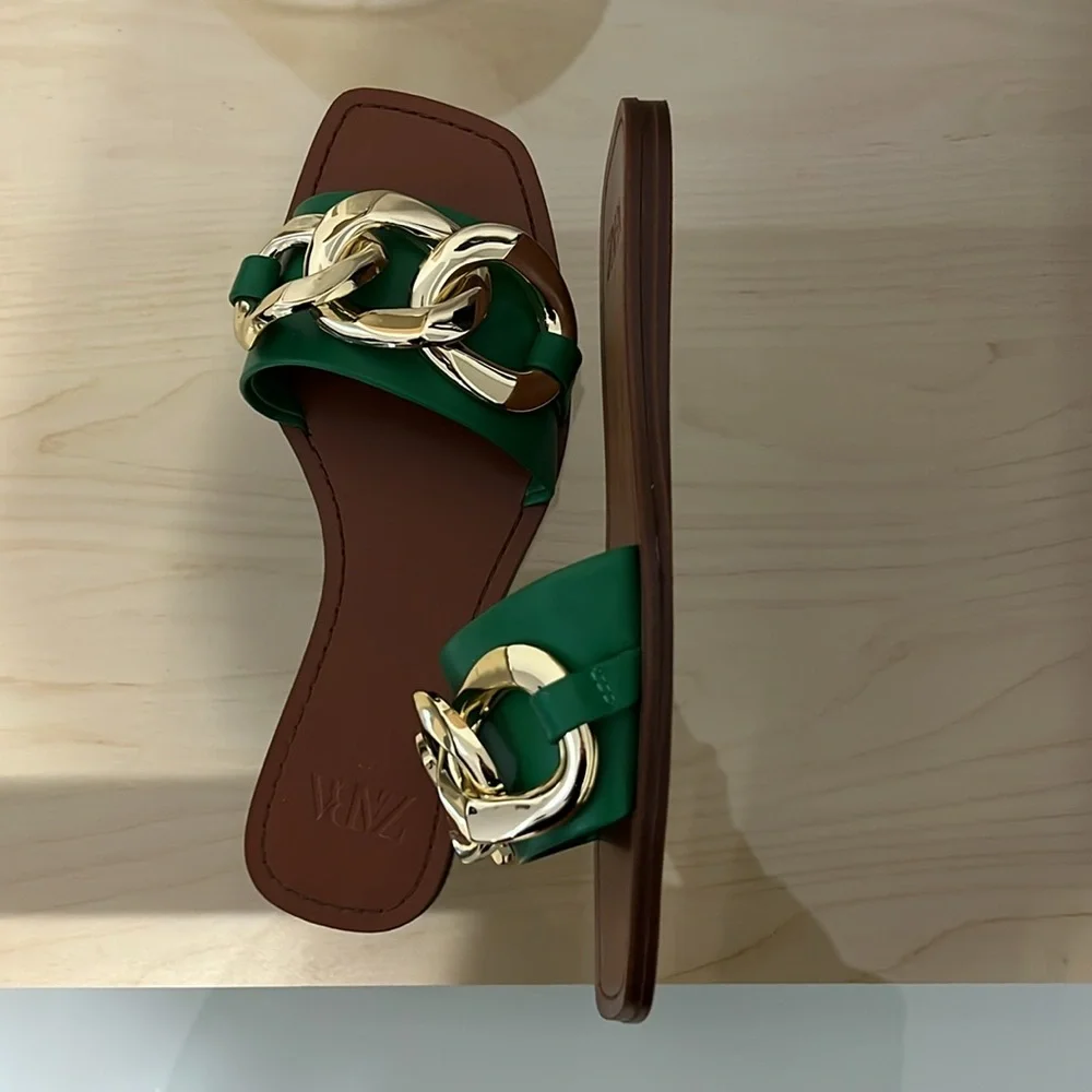 Zara Green Slide Sandals with Gold Chain - Picture 3 of 7